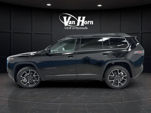 New 2026 Diamond Black Crystal Pearl-Coat Exterior Paint Jeep Limited image 4
