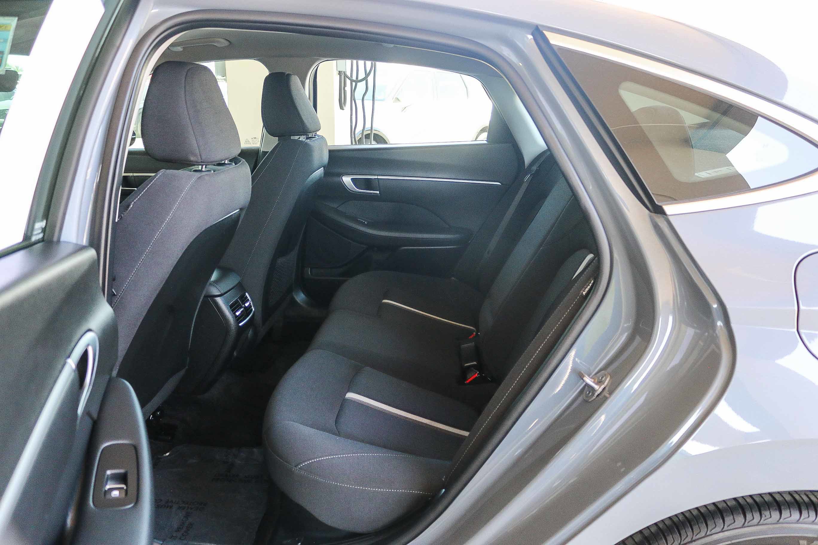 Certified Used 2025 Transmission Blue Hyundai SEL image 19