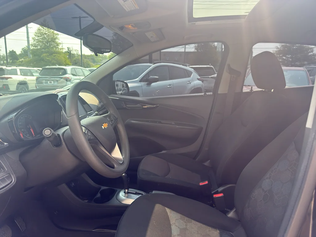 Used 2016 Black Granite Metallic Chevrolet LT image 9