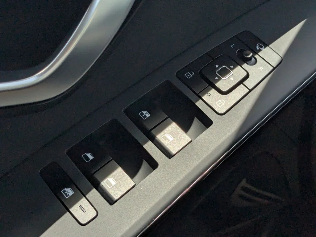 2025 Kia Niro EX Touring - Photo 29