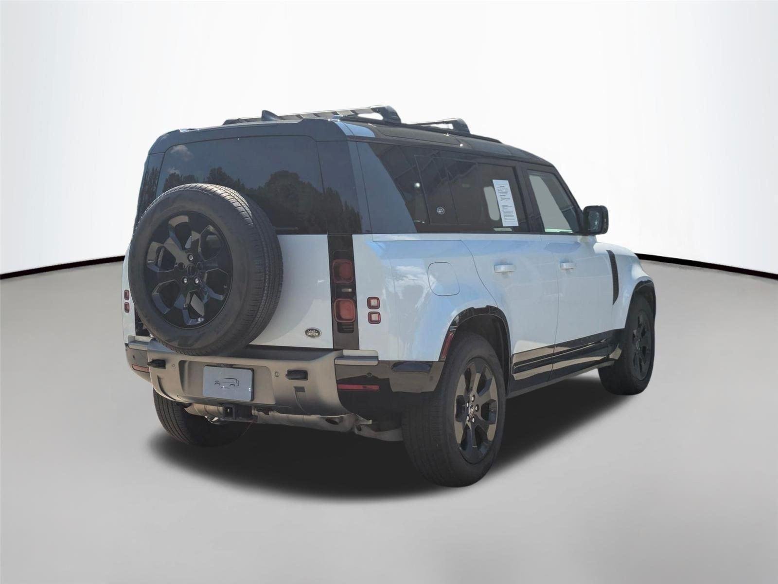Used 2023 Yulong White Metallic Land Rover X-Dynamic SE image 5