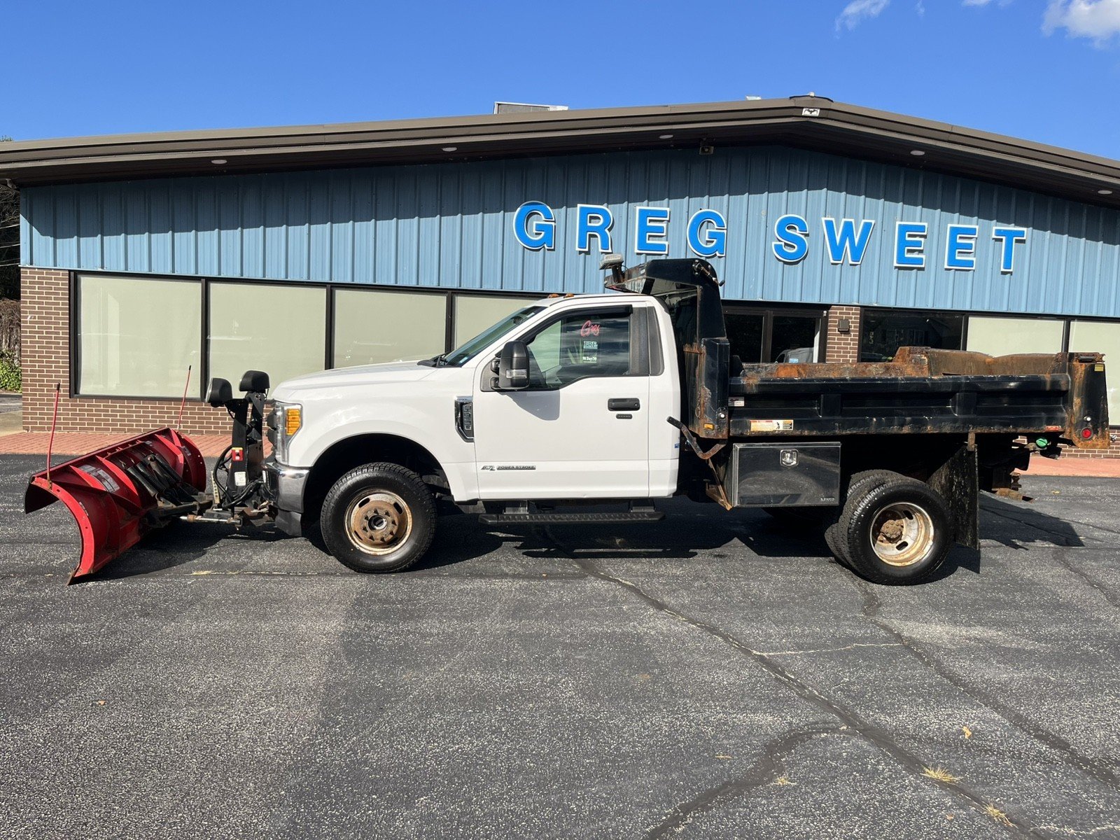 2017 Ford F-350 Super Duty Chassis Cab XL