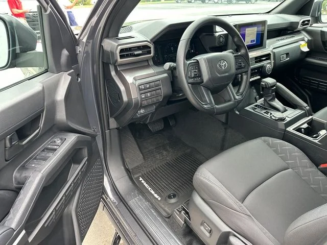 2025 Toyota Tacoma SR5 - Photo 6