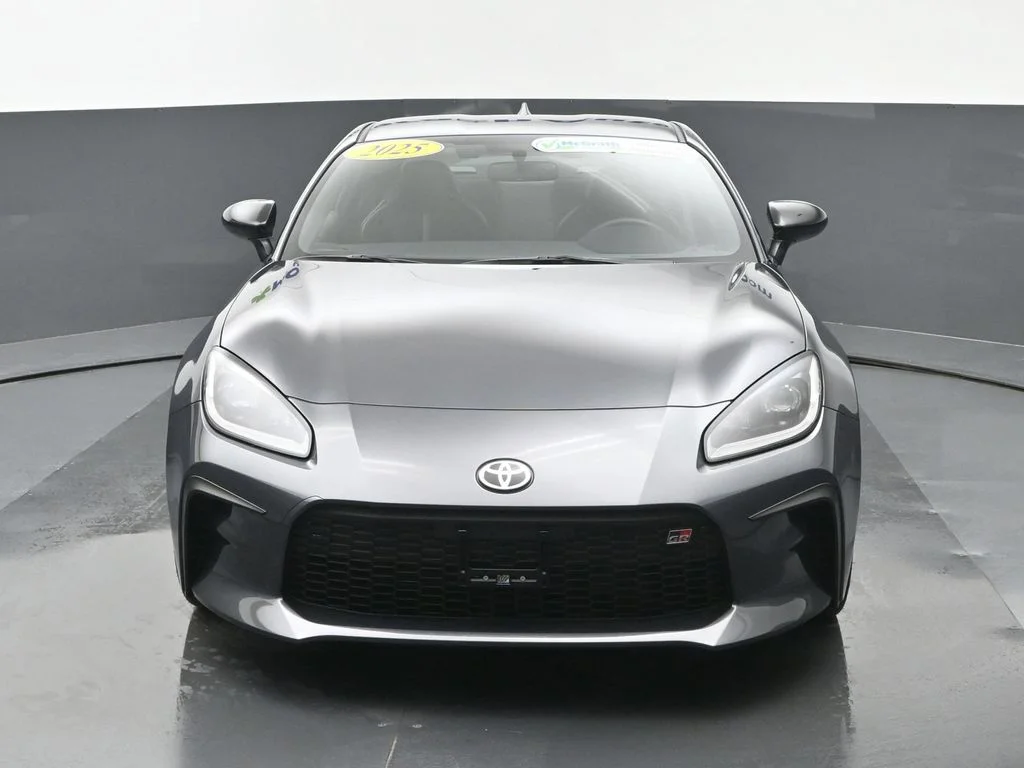 Used 2025  Toyota Premium image 6