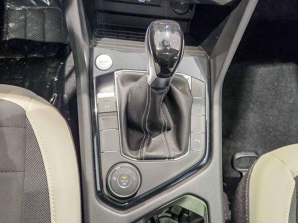 New 2026 Pure White Volkswagen 1.5T SE image 16