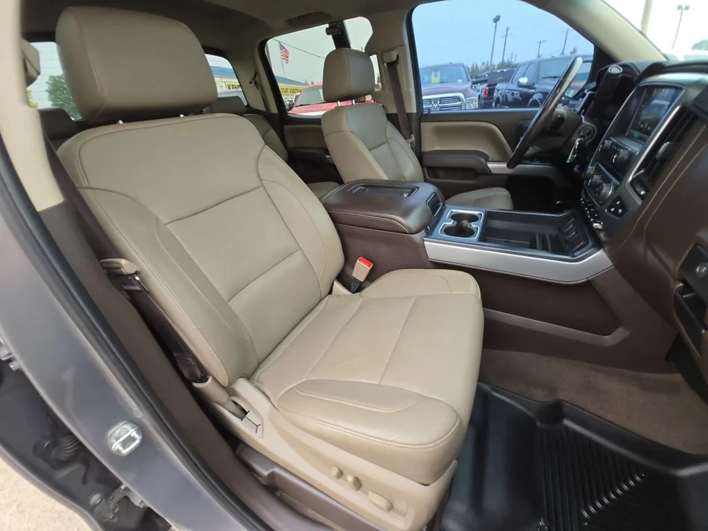 Used 2017 PEPPERDUST METALLIC Chevrolet LTZ image 30