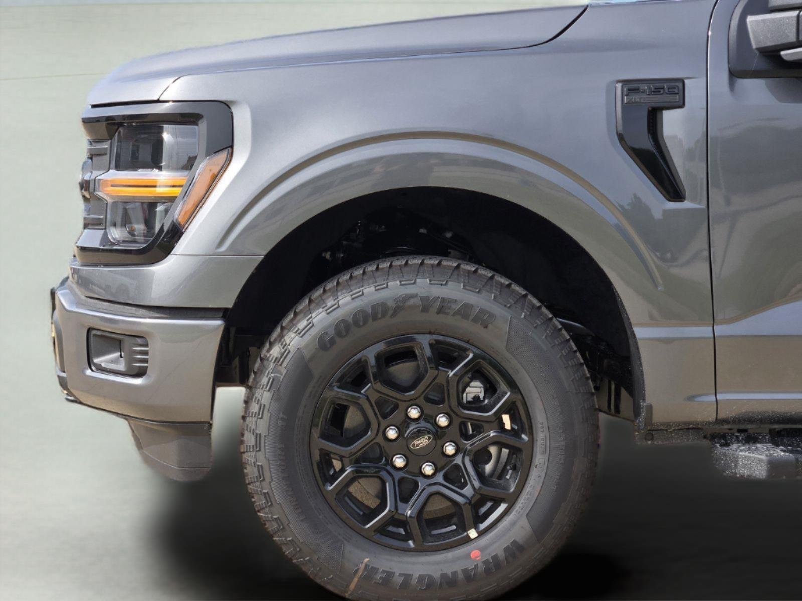 New 2026 Carbonized Gray Metallic FORD XLT image 6