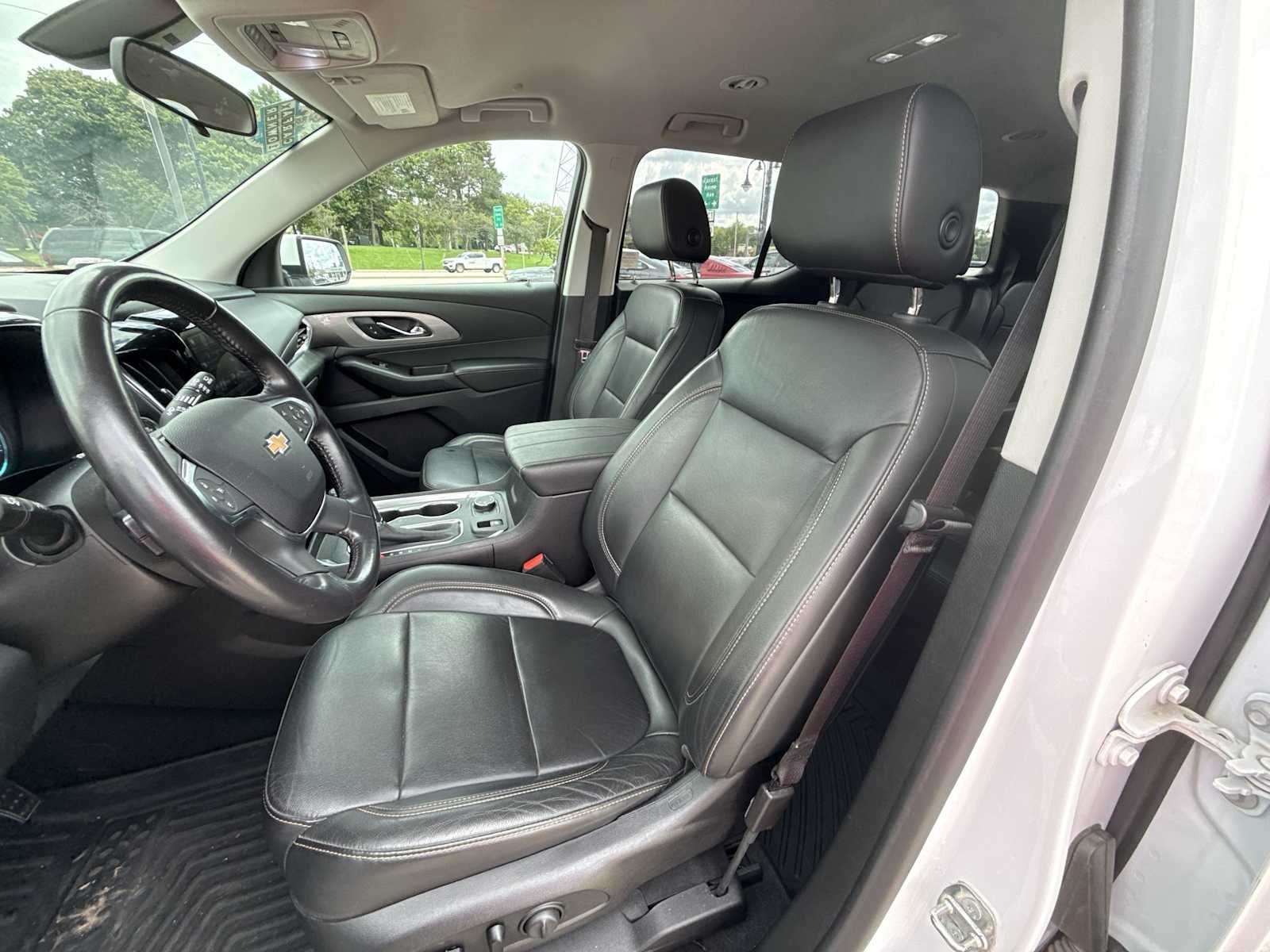 Certified Used 2019 SUMMIT WHITE Chevrolet LT Leather image 18
