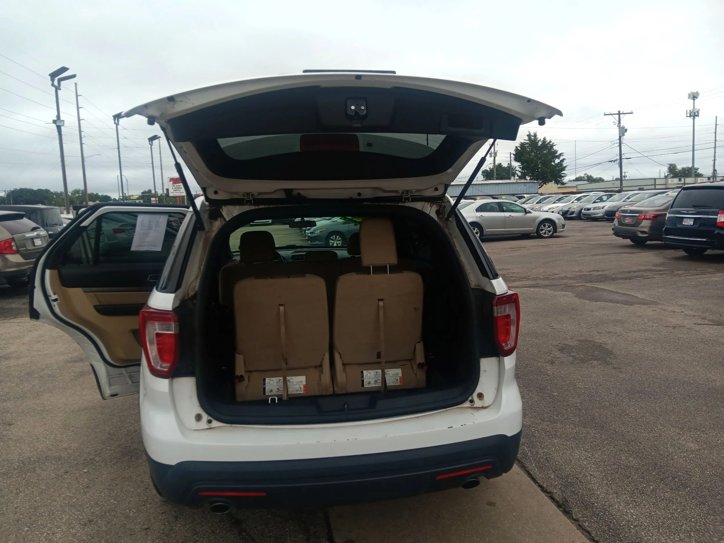 Used 2016 White Ford Base FWD image 11