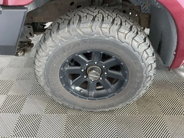 Used 2004 Red Ford XLT image 7