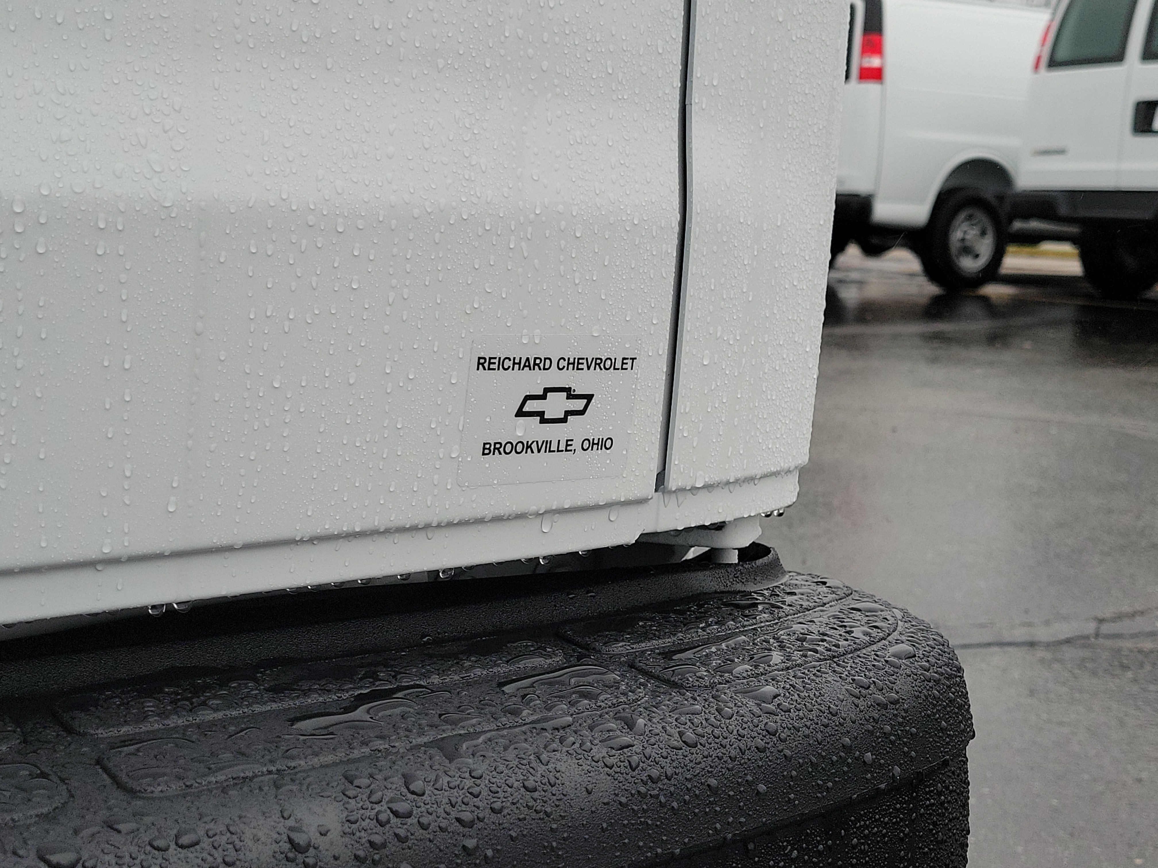 2025 Chevrolet Express Cargo Work Van - Photo 7