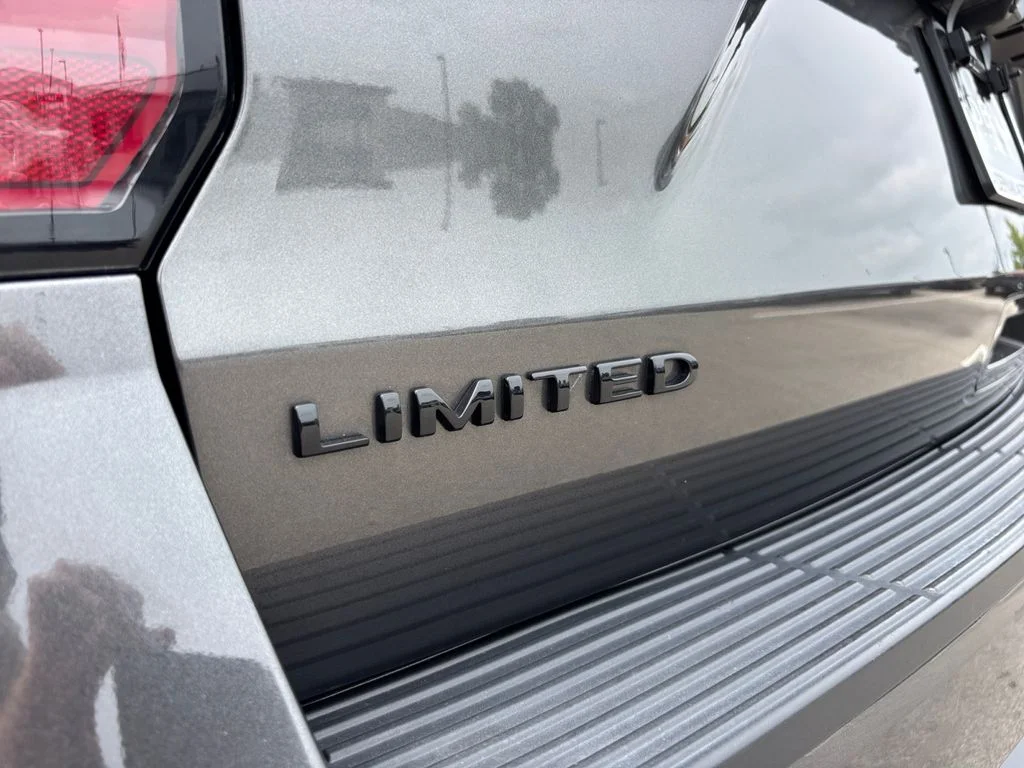 Used 2021 Gray Ford Limited image 59