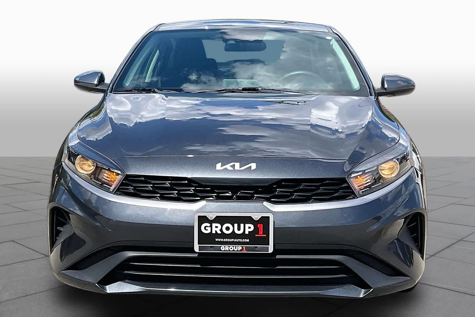 Used 2024 Gravity Gray Kia LXS image 4