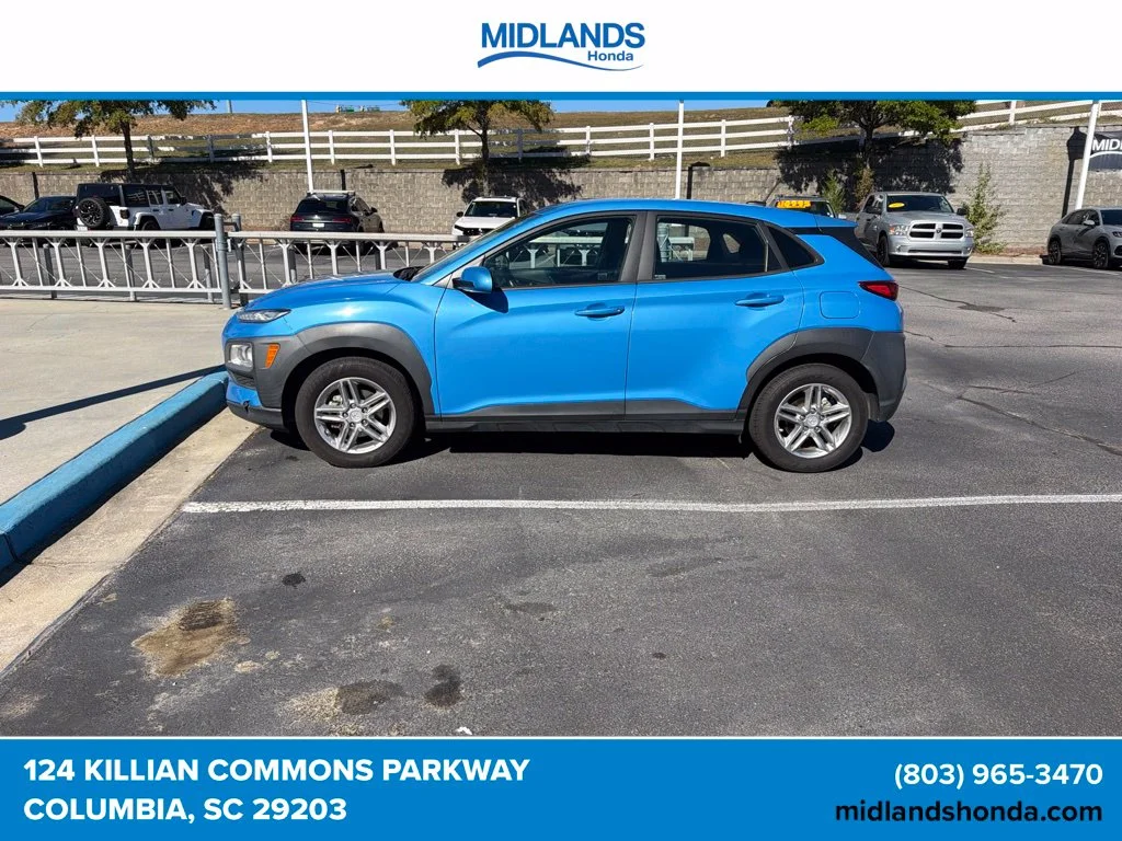 Used 2020 Surf Blue Hyundai SE image 2