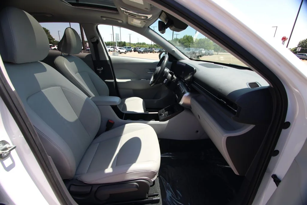 Used 2024 White Hyundai Limited image 8