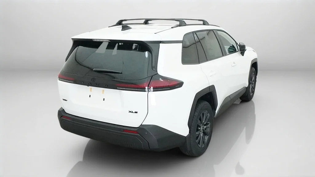 New 2026 Ice Cap Toyota XLE Premium image 11
