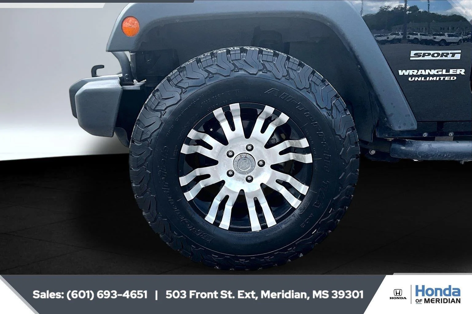 Used 2016 Black Clearcoat Jeep Sport image 7