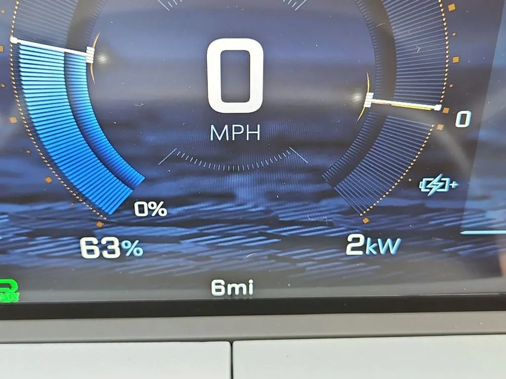 New 2027 Summit White Chevrolet LT image 4