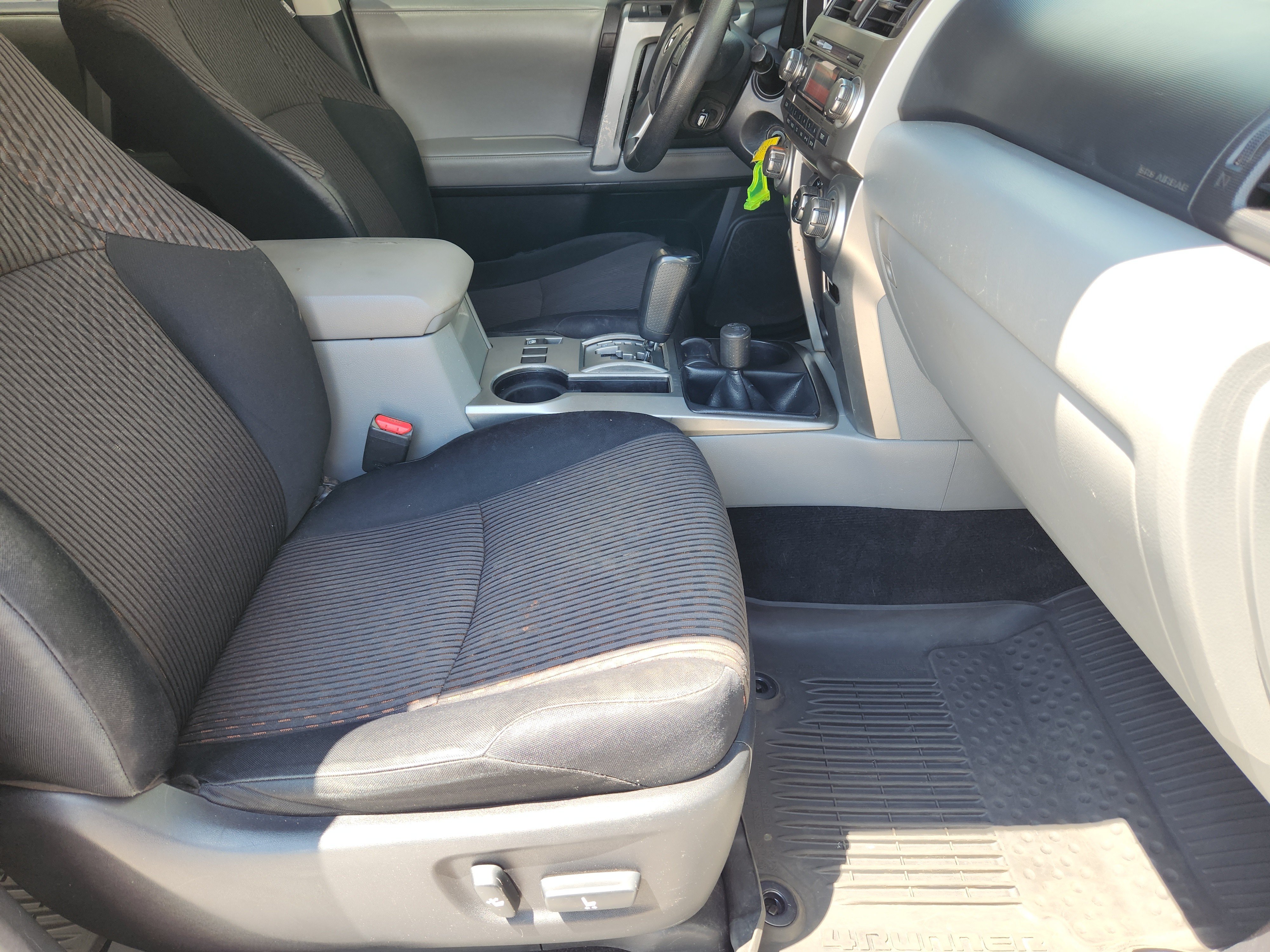 Used 2012 Blizzard Pearl Toyota SR5 image 15