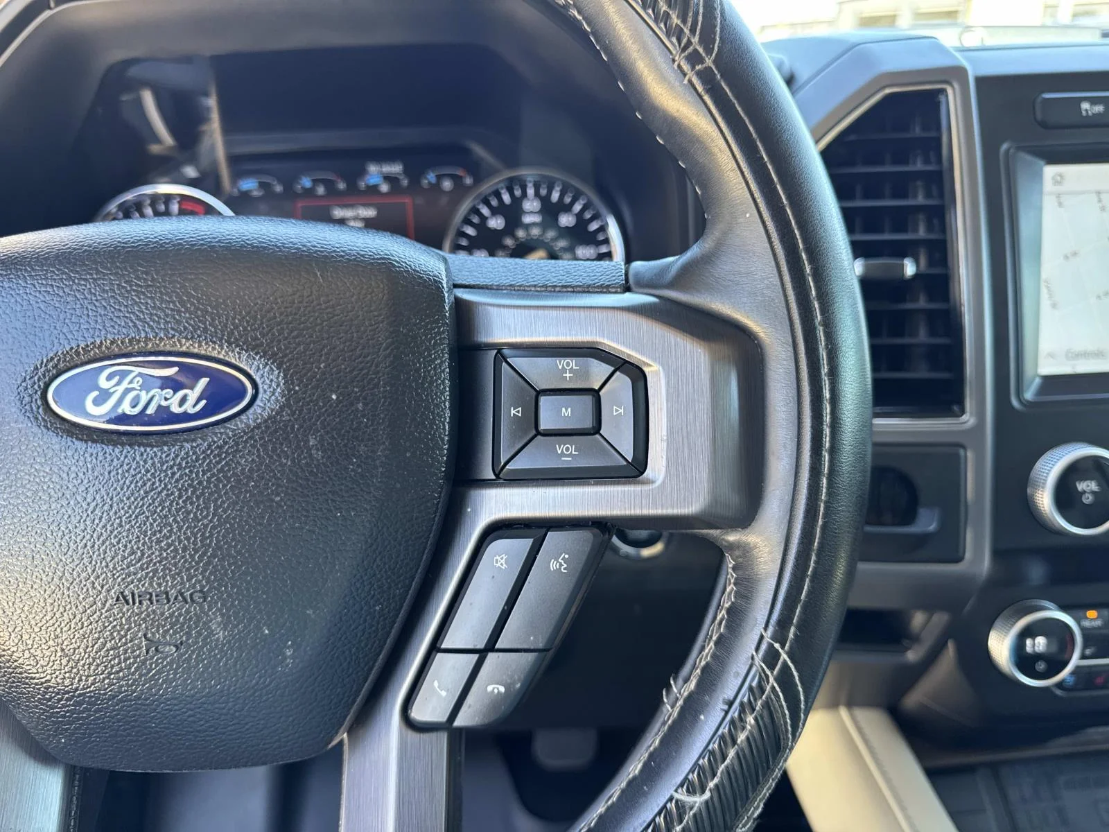 Used 2021 Star White Metallic Tri-Coat Ford Platinum image 24