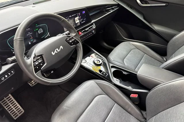 Used 2023 Blue Kia SX image 10