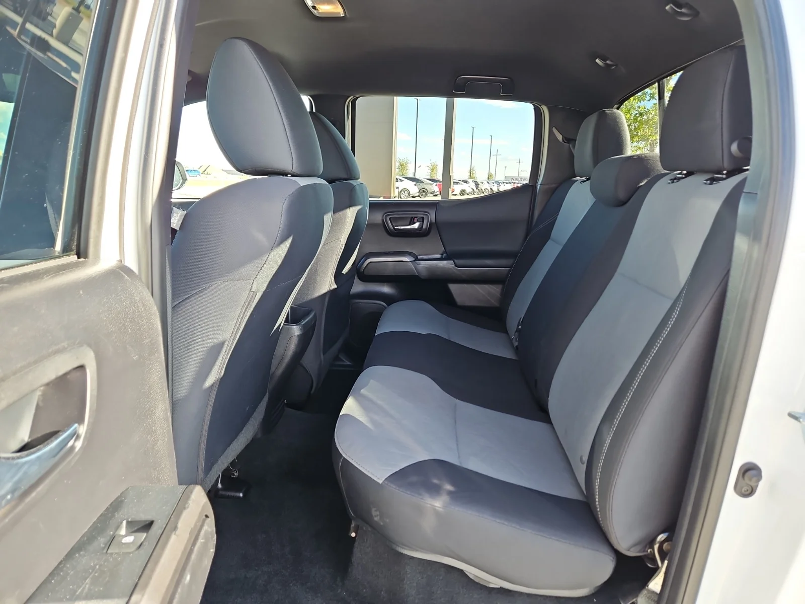 Used 2021 Super White - 040 Toyota SR5 V6 image 9