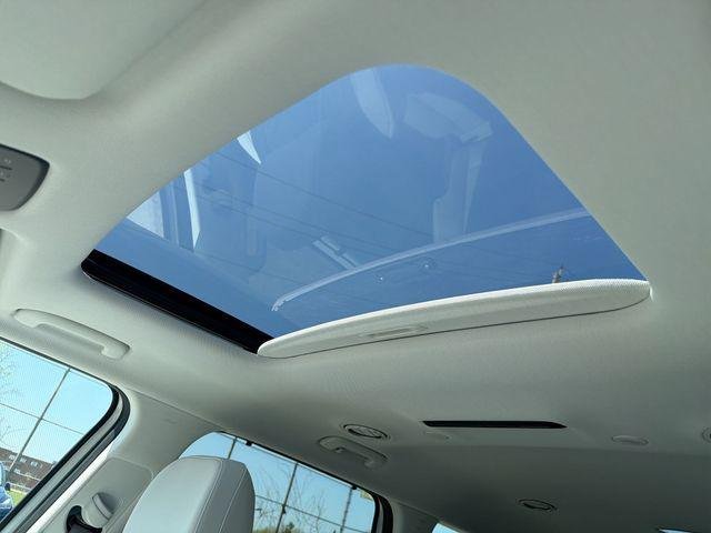 New 2026 Silver Hyundai SEL Premium 7P image 18