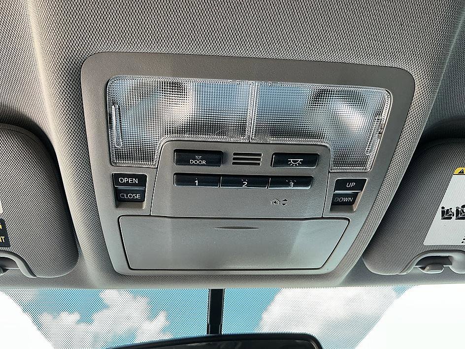 Used 2015 Silver Sky Metallic Toyota XLE image 21