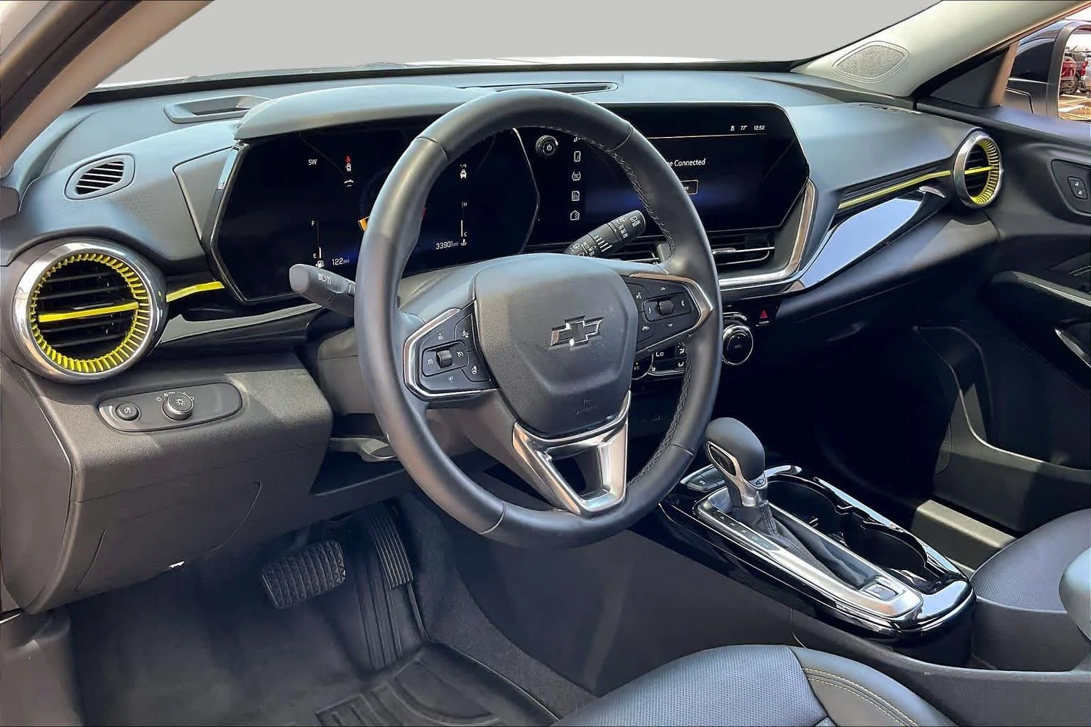 Used 2025 Summit White Chevrolet ACTIV image 16