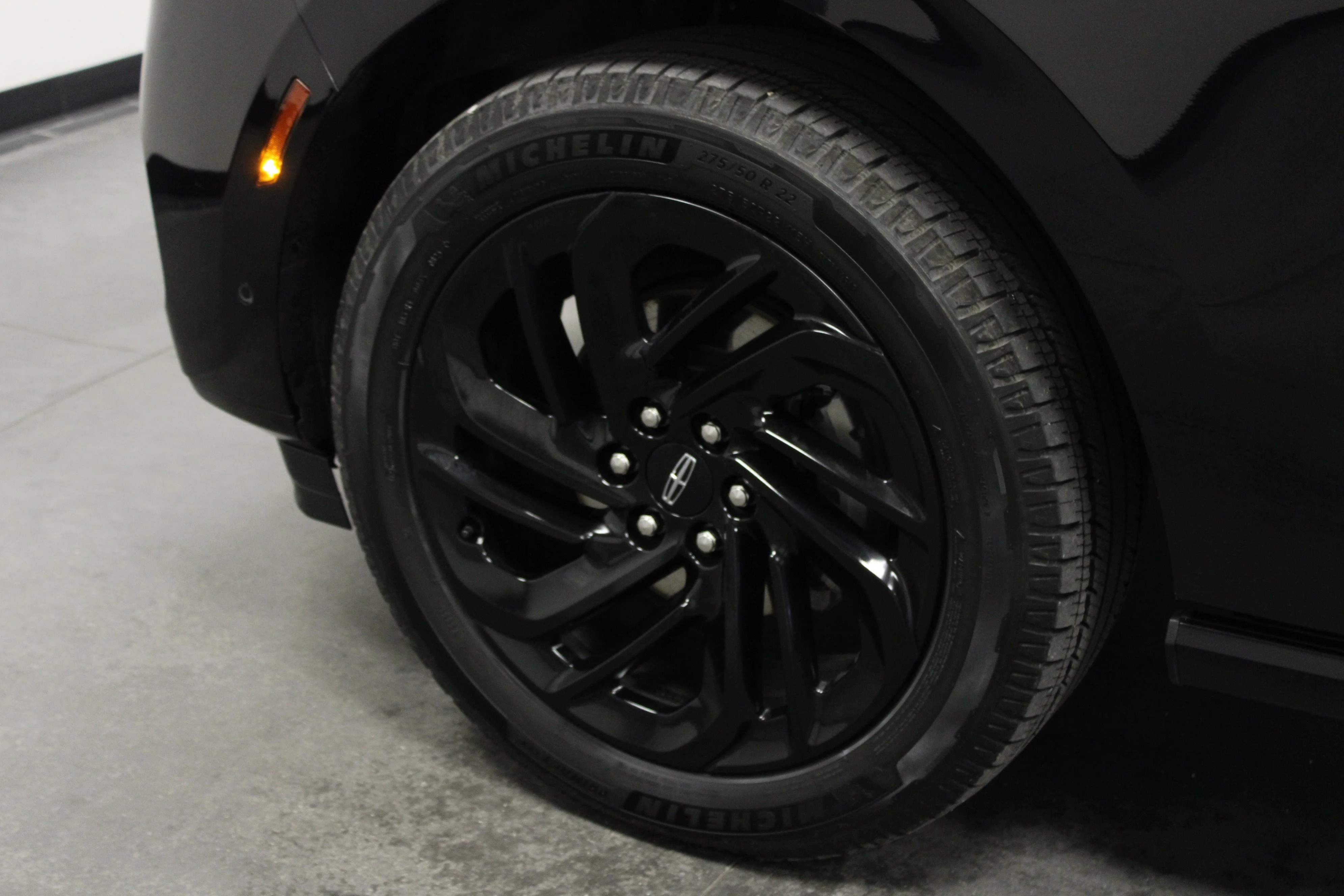 Used 2025 Black Metallic Lincoln Reserve image 10