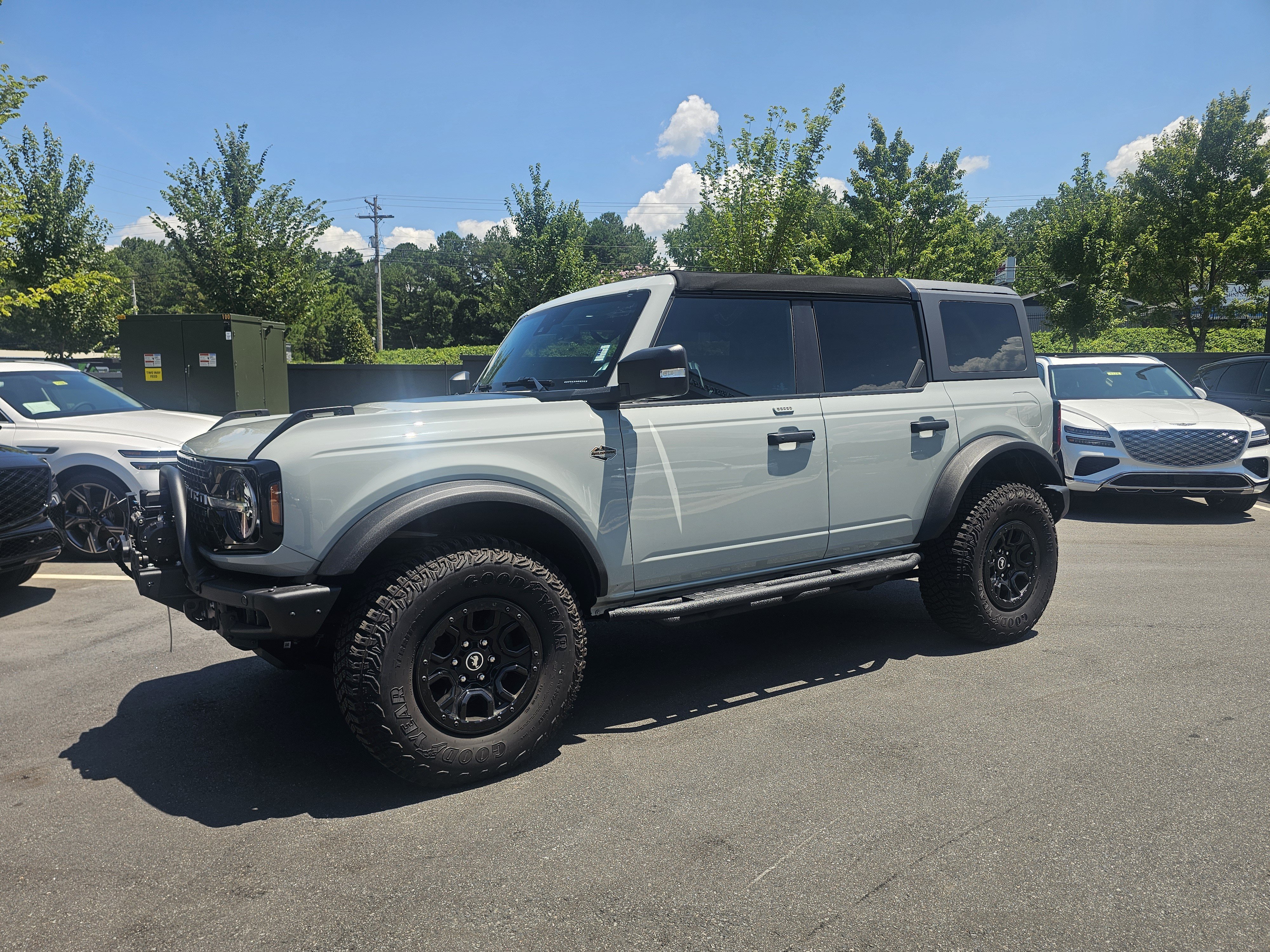 Used 2023 Cactus Gray Ford Wildtrak image 1