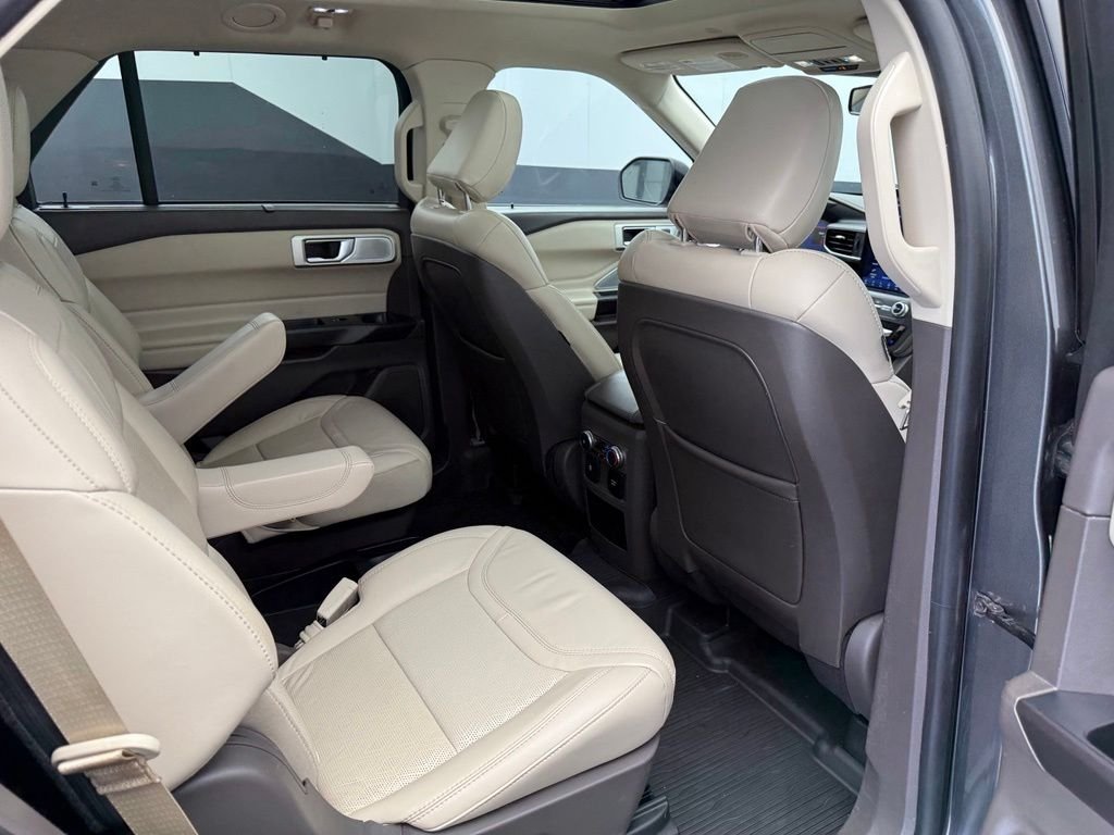 Used 2020 Gray Ford Platinum image 75