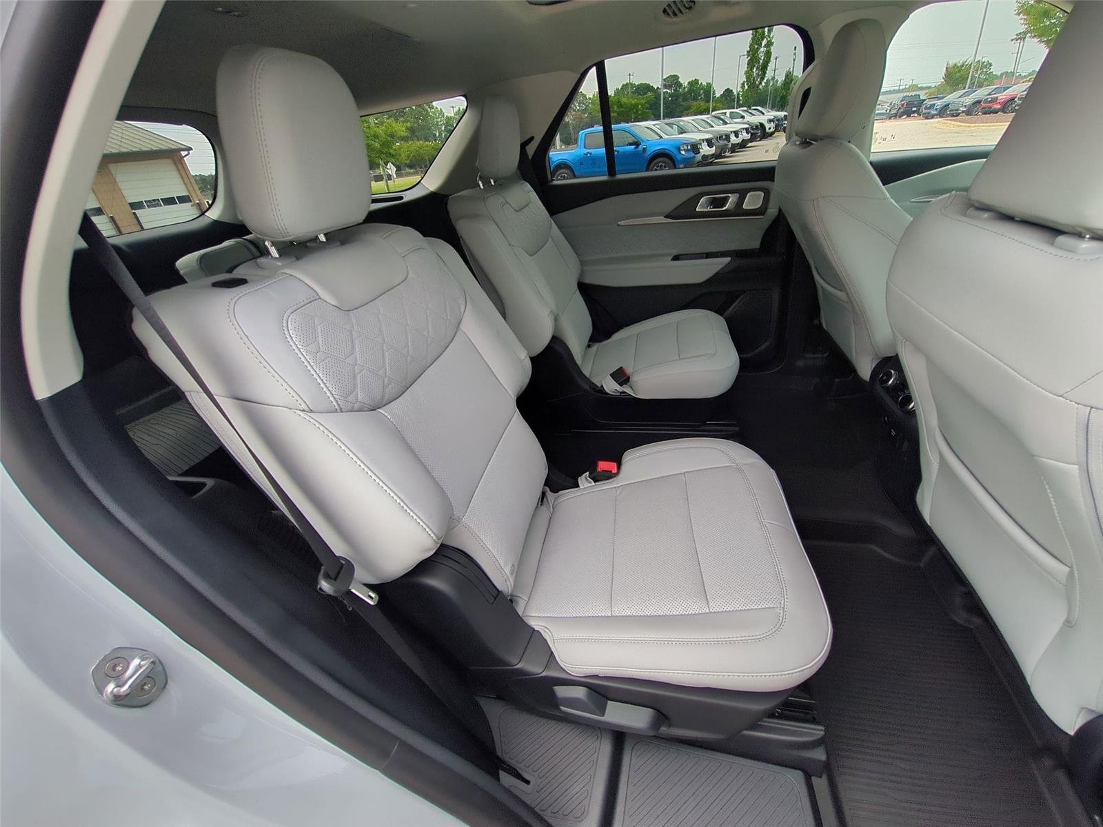 New 2026 Space White Metallic Ford Platinum™ image 38