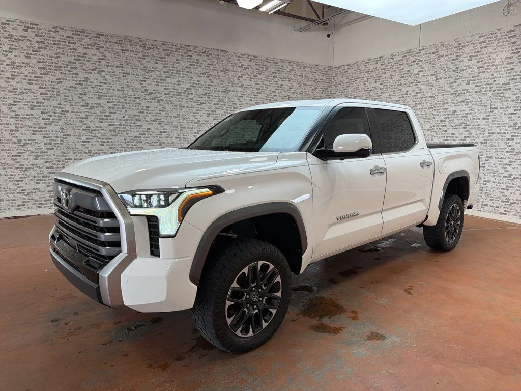 Used 2025 Ice Cap Toyota Limited image 3