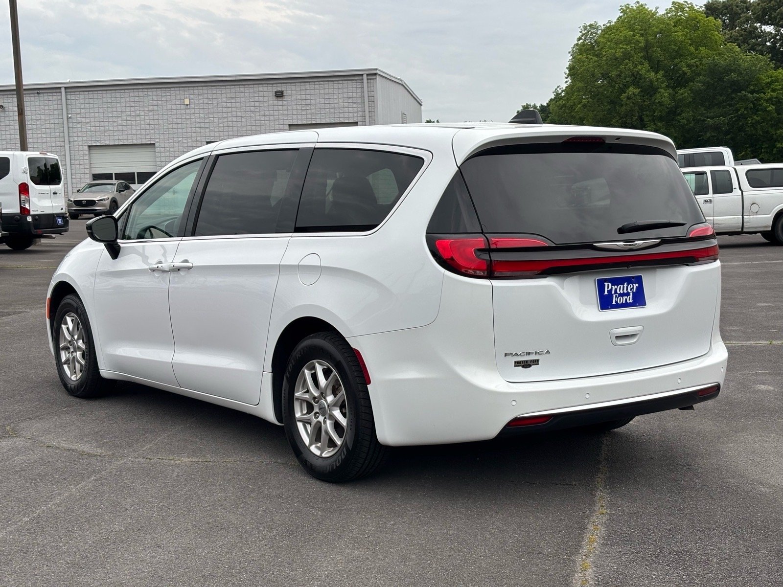 Used 2024 Bright White Clearcoat Chrysler Touring L image 4