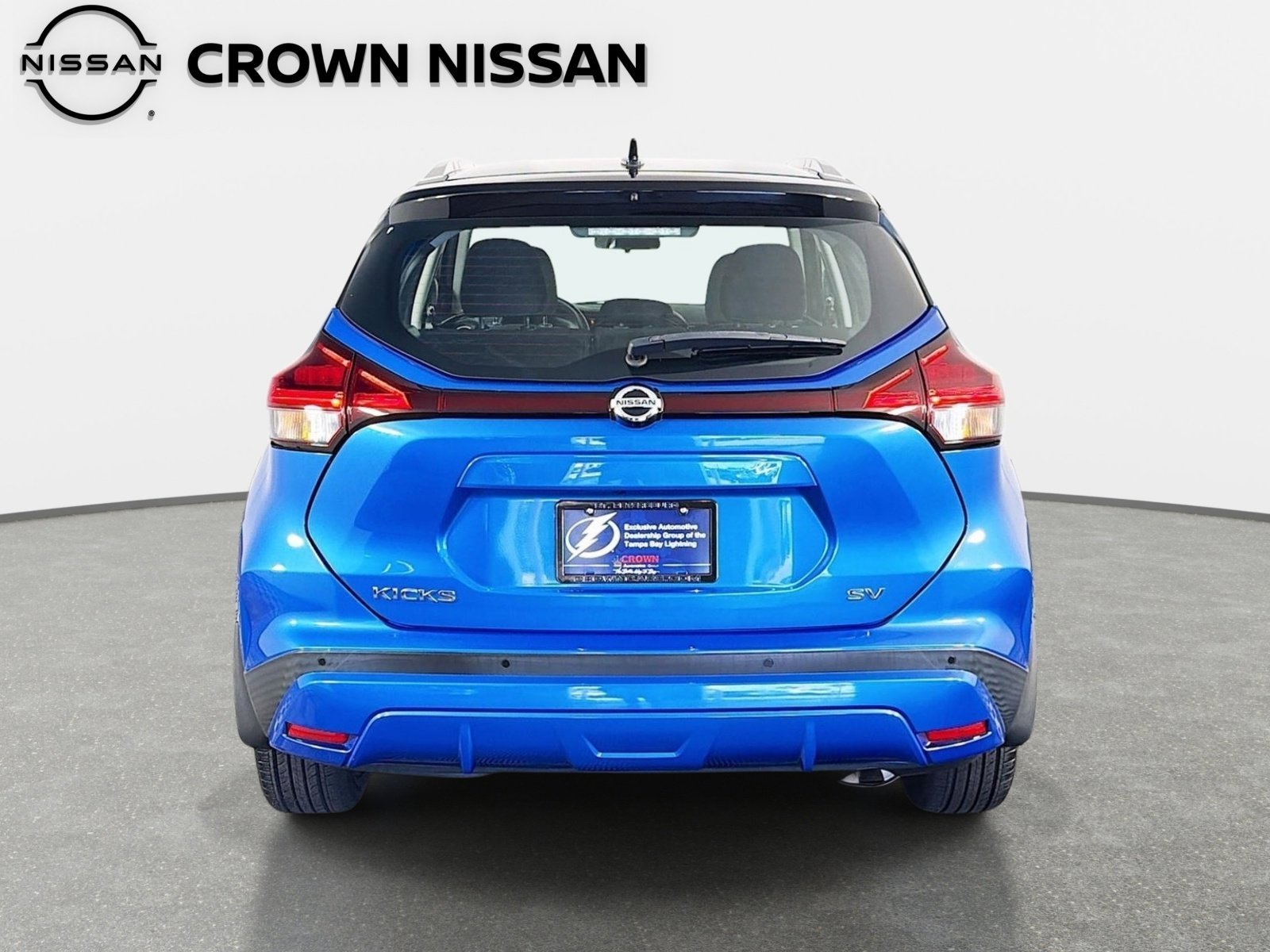 Used 2021 Electric Blue/Super Black Nissan SV image 6