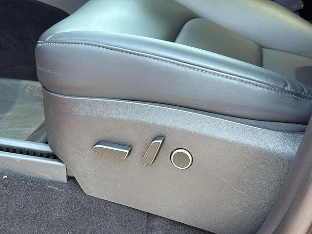 Used 2022 Red Tesla Long Range image 37