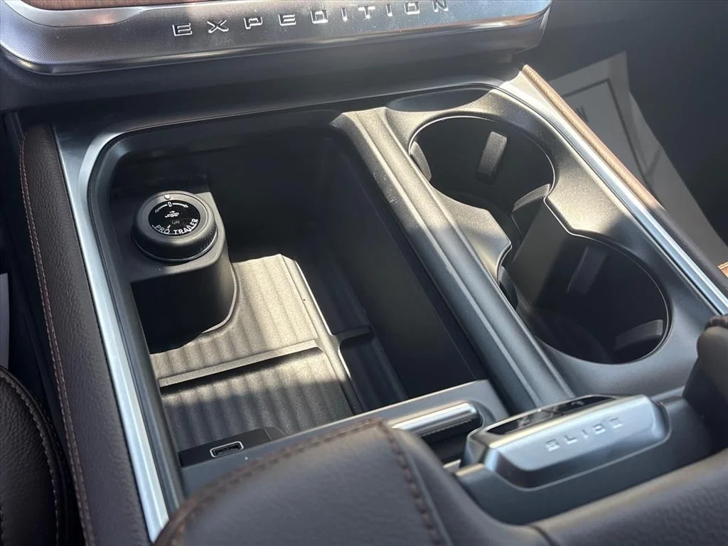 New 2026 Star White Metallic Tri-Coat Ford King Ranch® image 35
