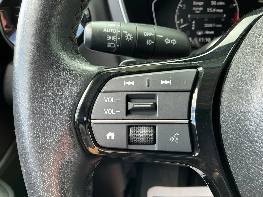 Used 2024 Red Honda EX-L image 32
