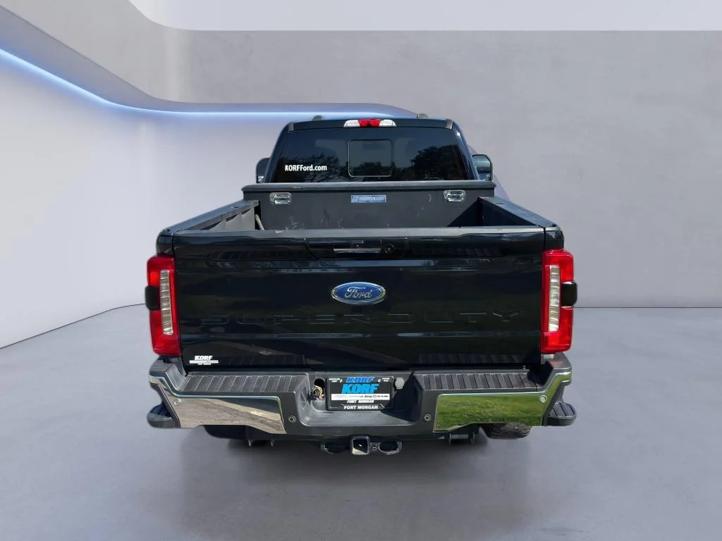 Used 2023 Agate Black Metallic Ford LARIAT image 4