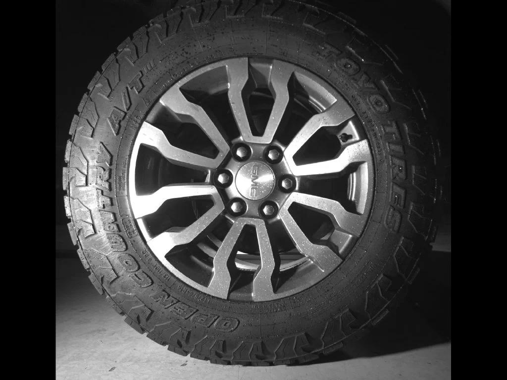 Used 2023 White GMC AT4 image 16