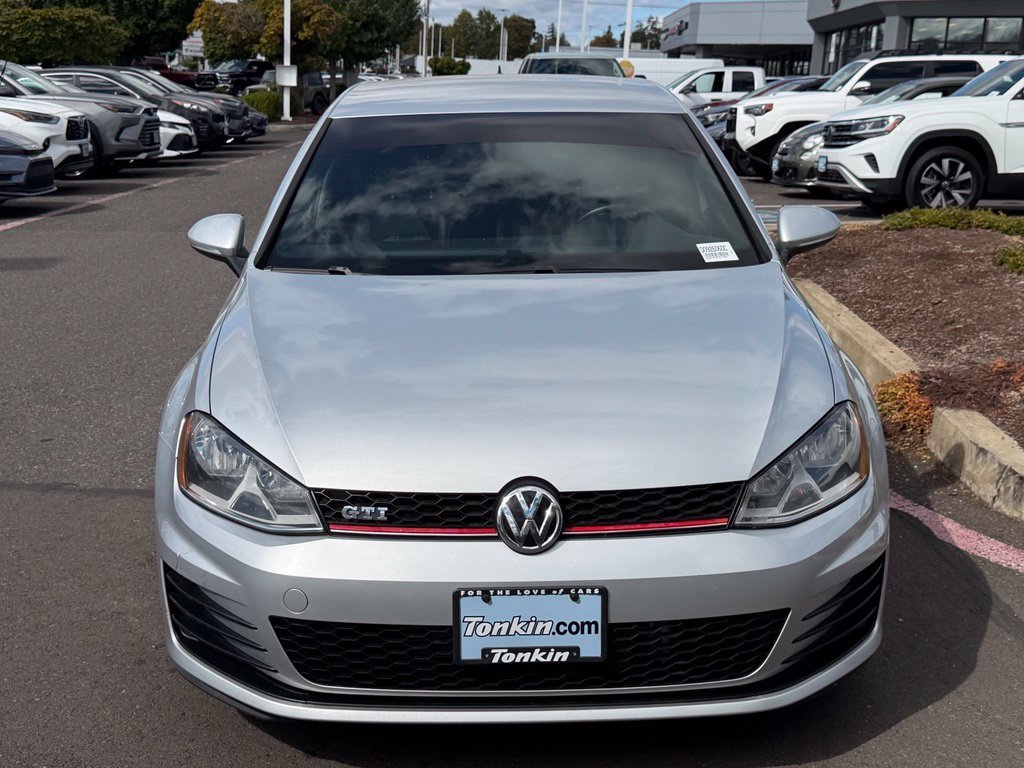 Used 2015  Volkswagen 2.0T S image 3