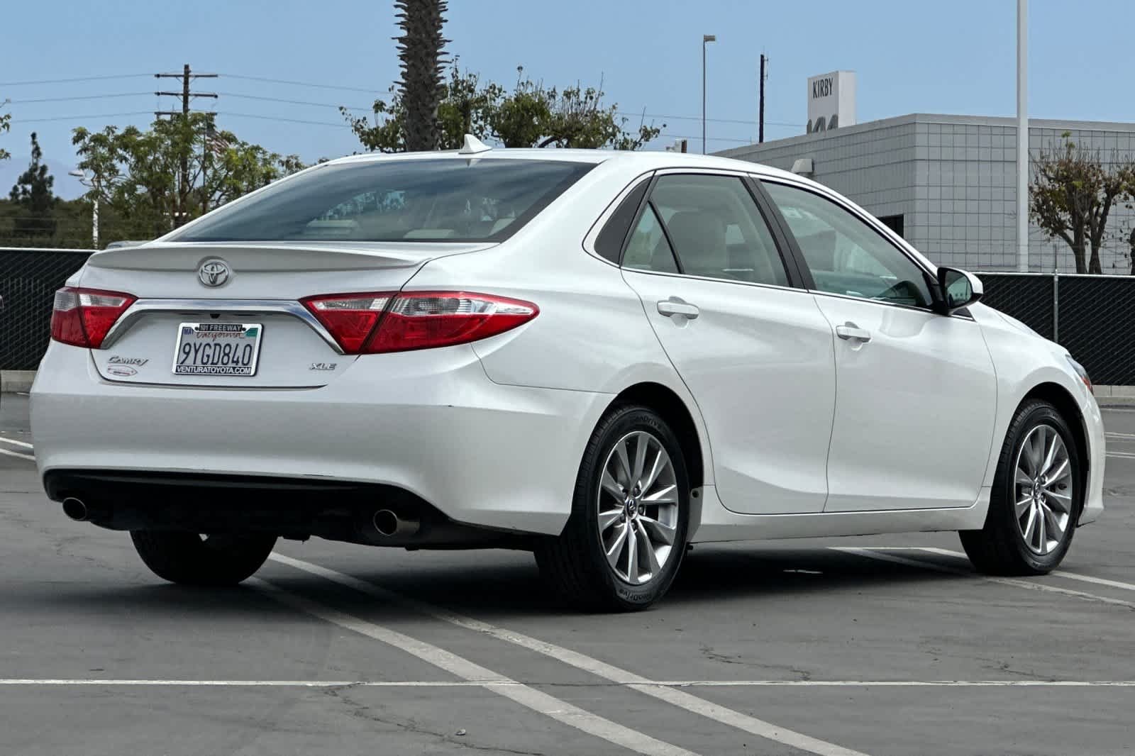Used 2015 Blizzard Pearl Toyota XLE image 4