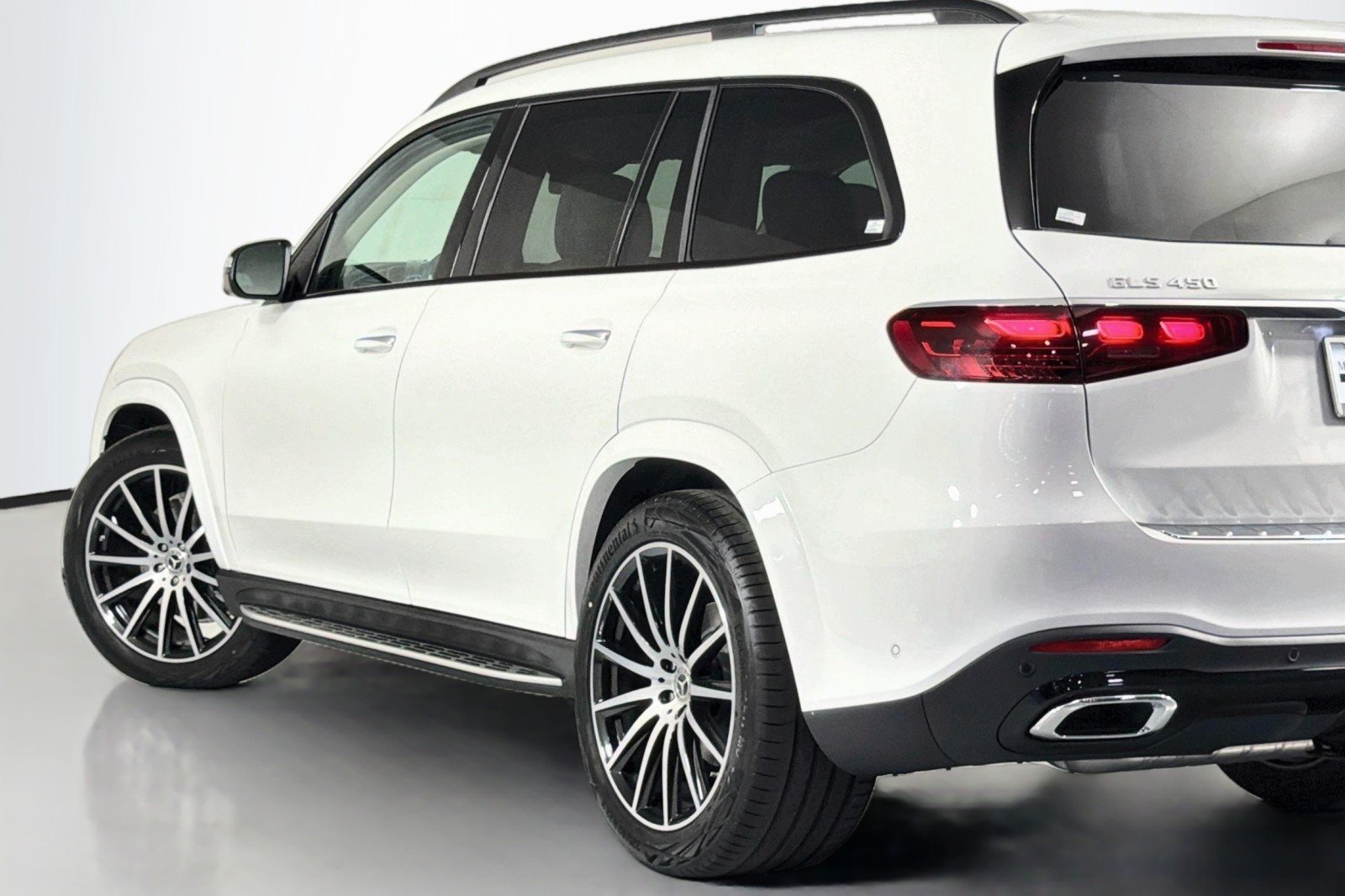 New 2026 Polar White Mercedes-Benz GLS 450 4MATIC® SUV image 17