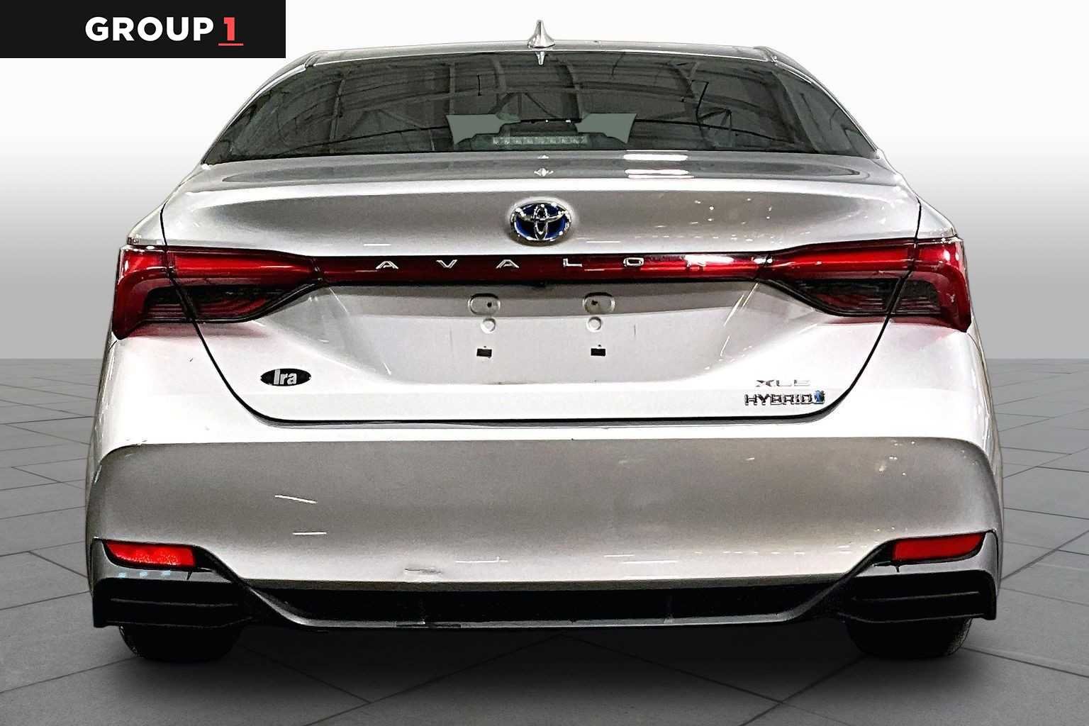 Certified Used 2020 Celestial Silver Metallic Toyota Hybrid XLE image 5
