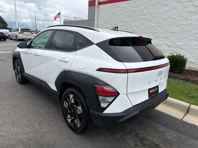 Used 2024 White Hyundai SEL image 7