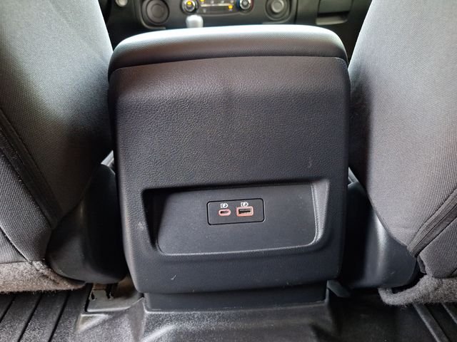 Used 2022 Red Nissan S image 16