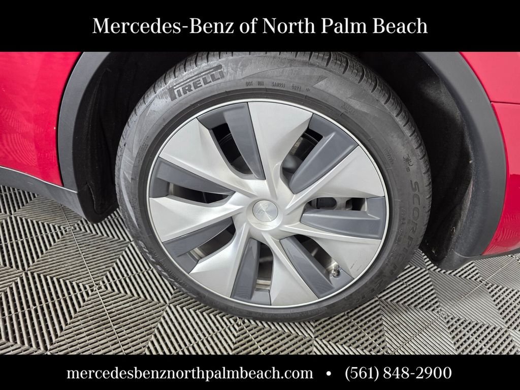 Used 2021  Tesla Standard Range image 17