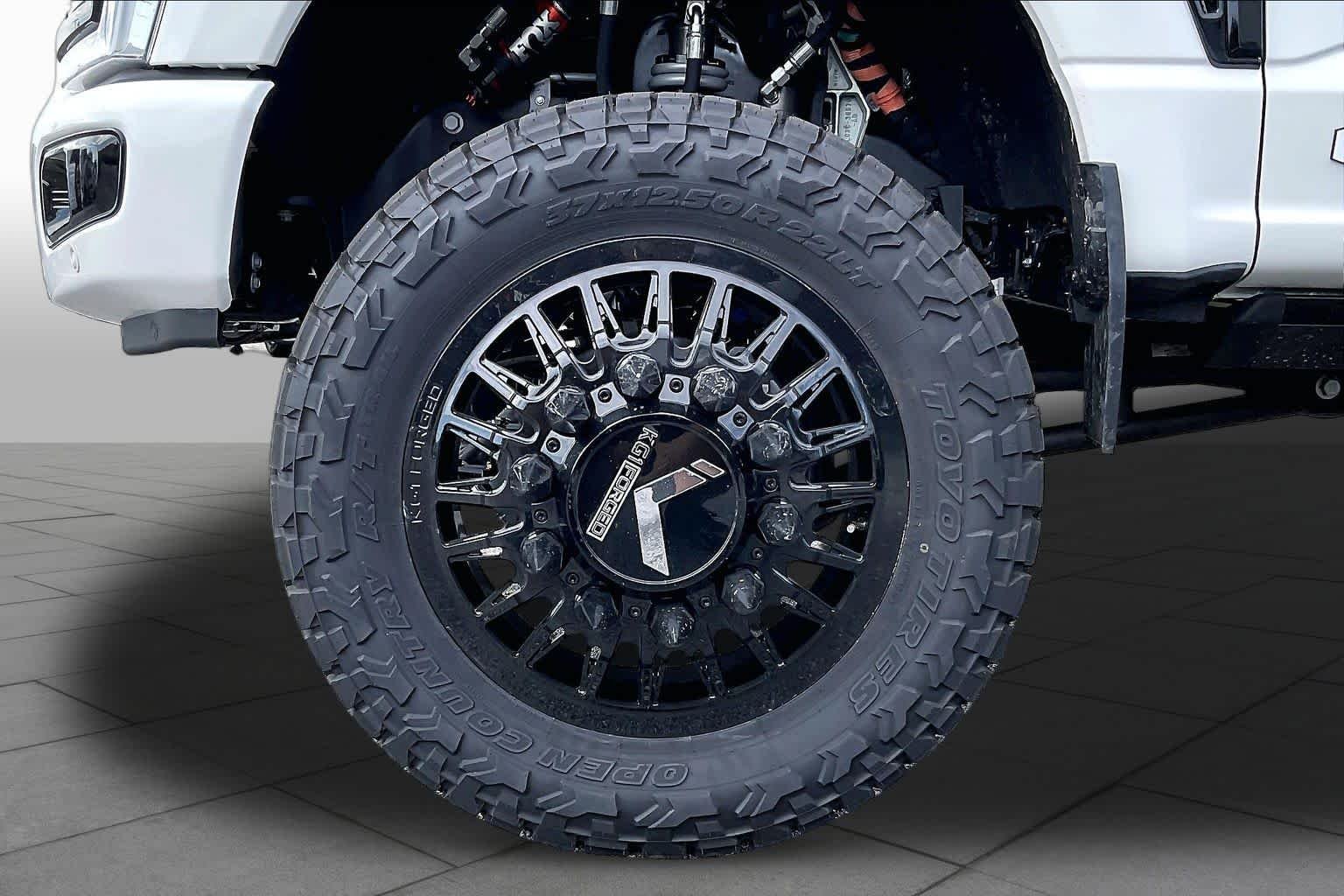 New 2026 Star White Metallic Tri-Coat Ford F-350® Platinum® image 8
