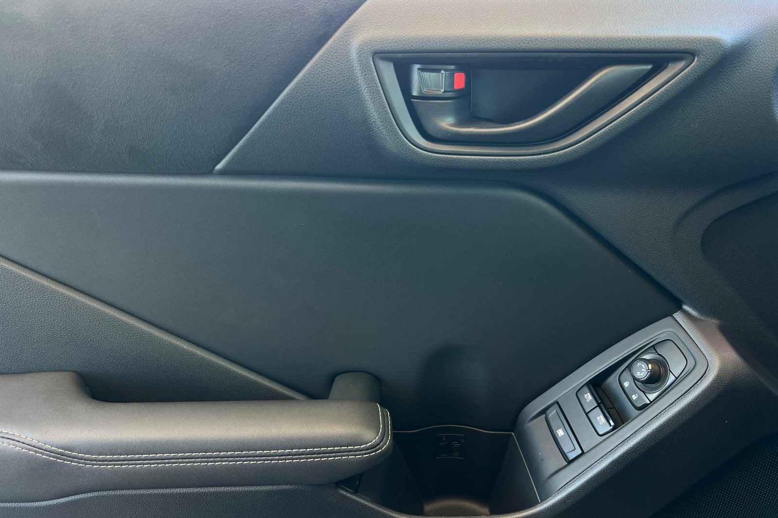 Used 2025 Pavement Toyota Premium image 11